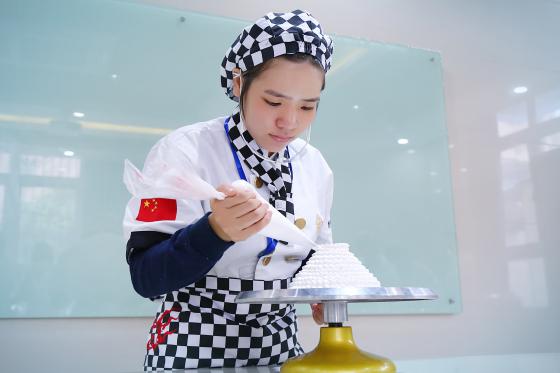 女生学西点,先天优势助发展