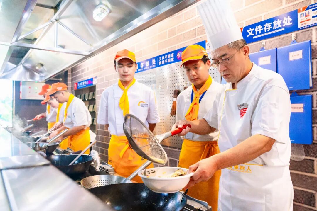 舌尖上的母校丨在厦门新东方我们不玩虚的!真材实料,才是练就真