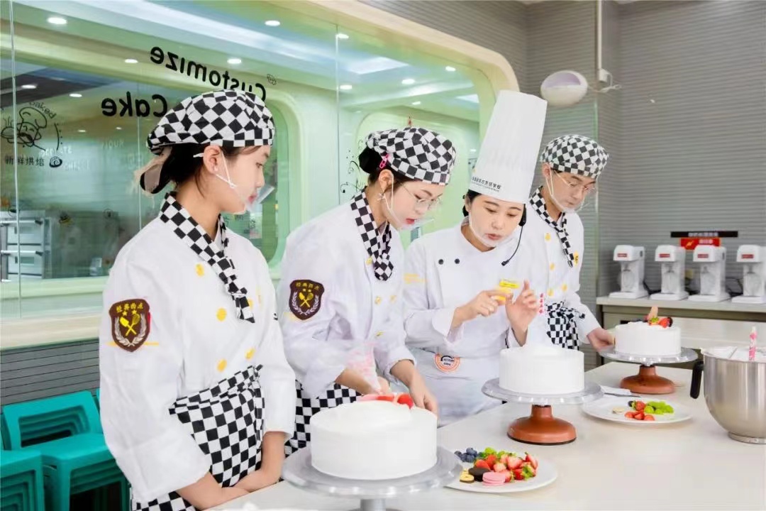 多大年龄适合学厨师?年纪大记不住怎么办?这个答案有点出人意料