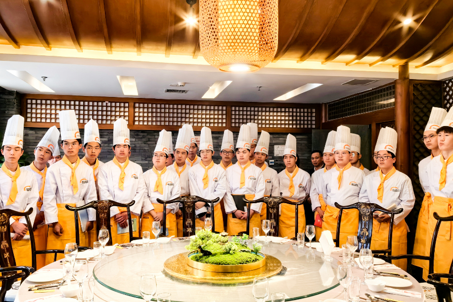 ������ѧ�в������ǰ;���Ժ���ҹ�����