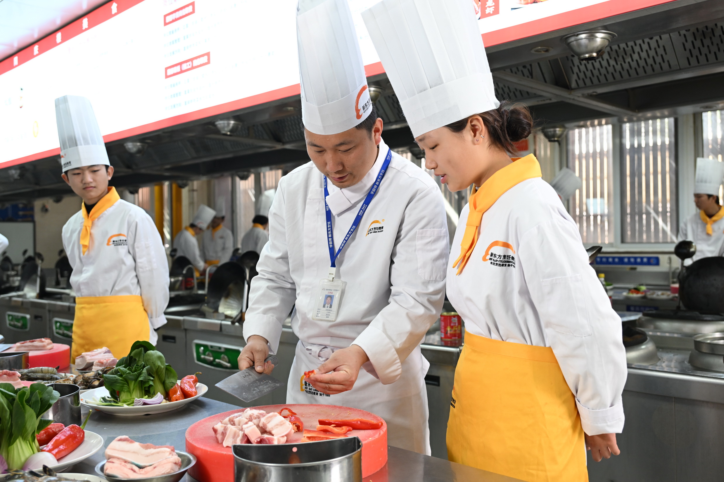 ��ӡ����ĳ�ʦVS���ڵĳ�ʦ������У��߸������֪��