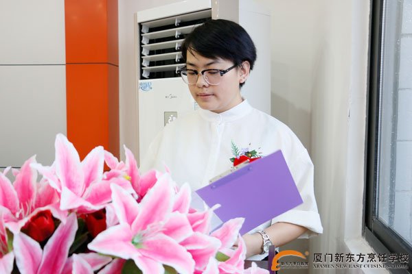 班主任杨美玲老师发言