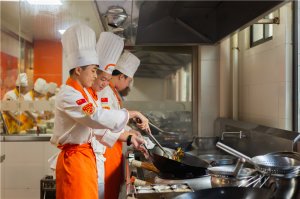 厨师学校怎么选择才好?对比过这7点你就心里有数了!