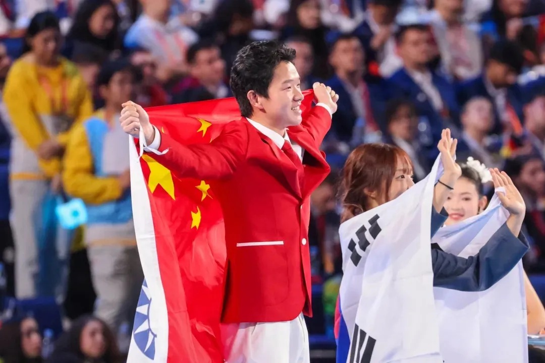 你正为孩子成绩发愁?这个世界冠军,当年也没走高考路!